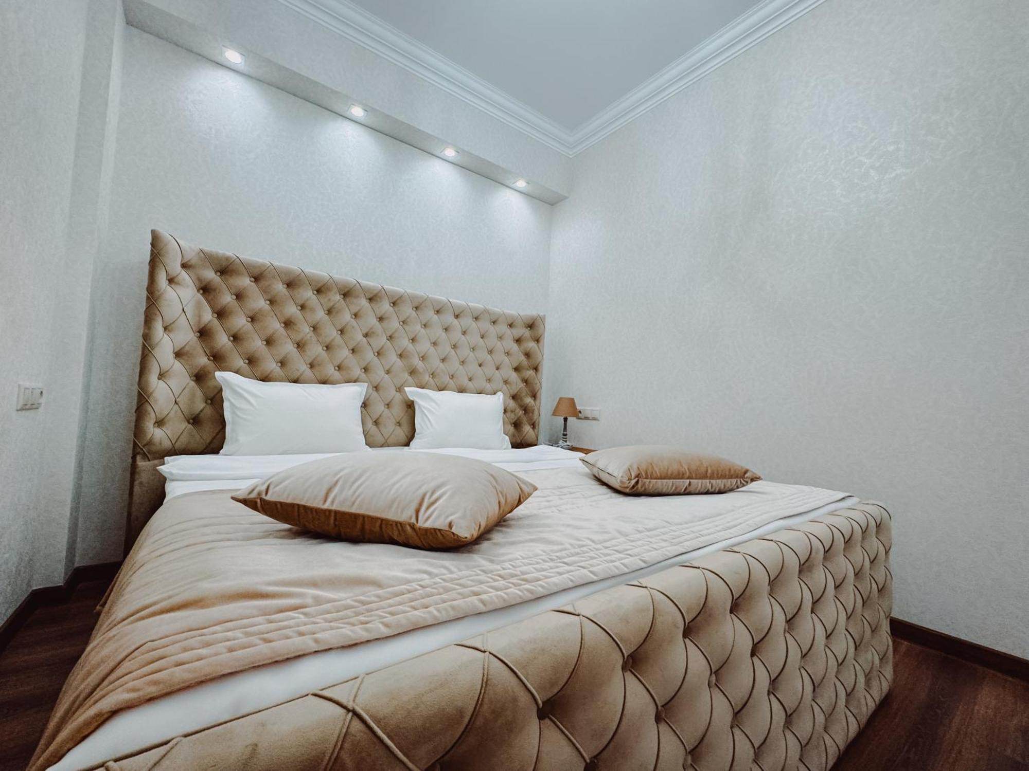 Armenia Hotel Erivan Dış mekan fotoğraf