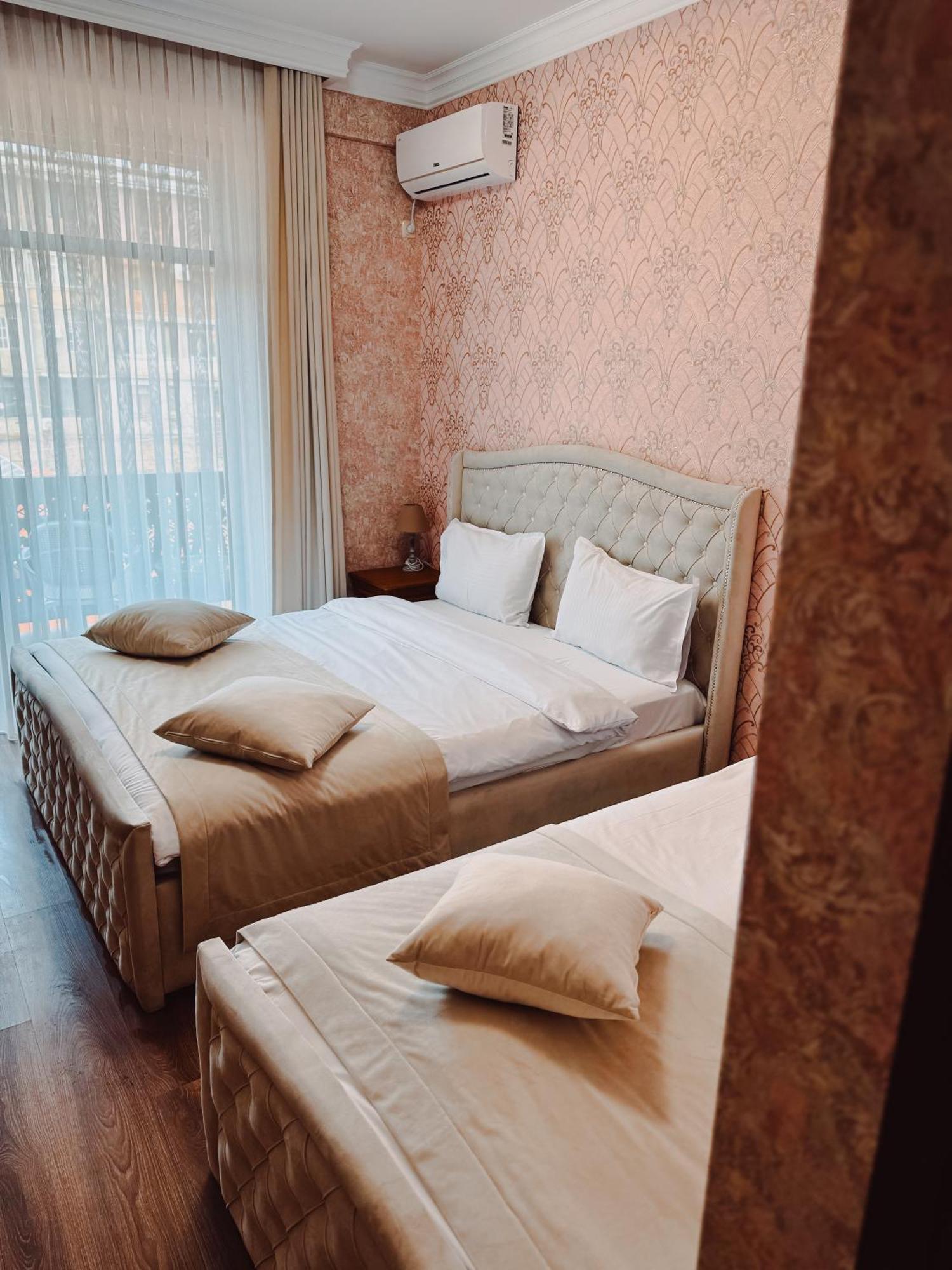 Armenia Hotel Erivan Dış mekan fotoğraf