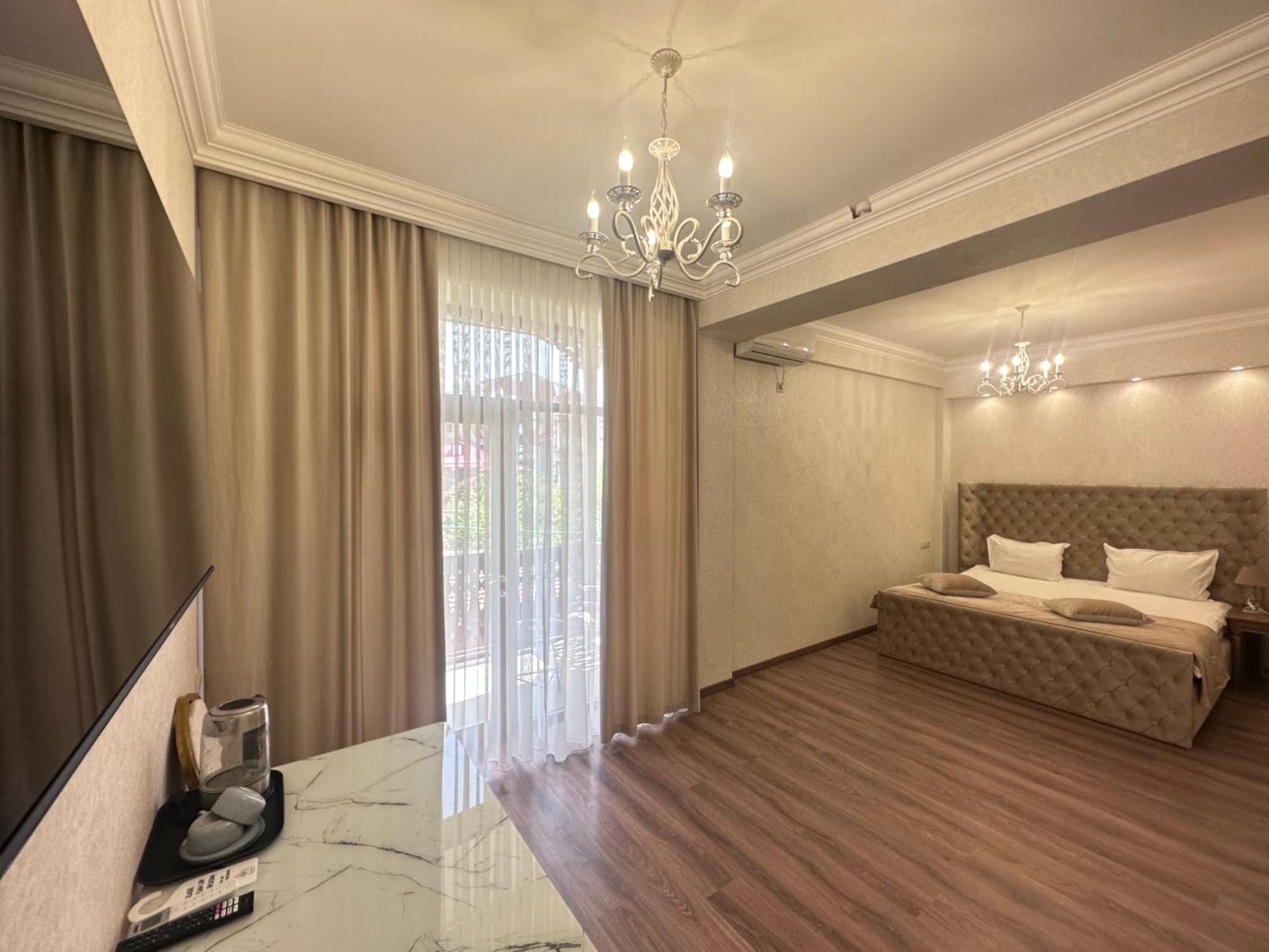 Armenia Hotel Erivan Dış mekan fotoğraf