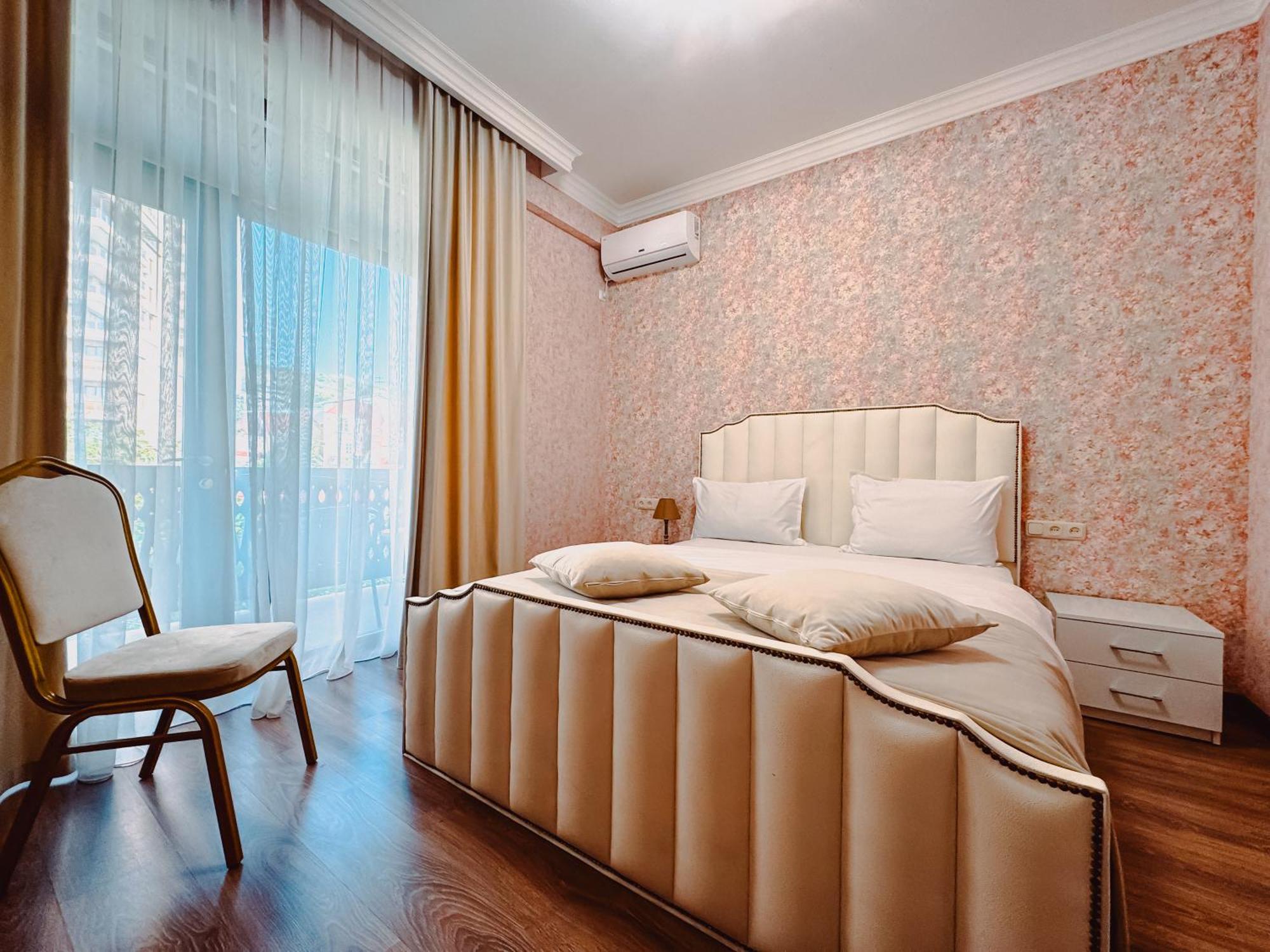 Armenia Hotel Erivan Dış mekan fotoğraf