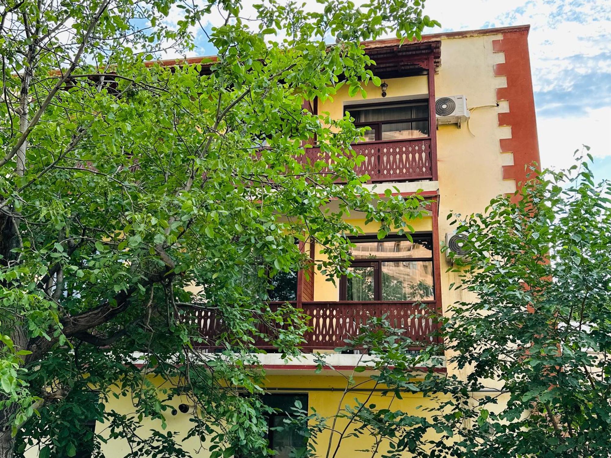 Armenia Hotel Erivan Dış mekan fotoğraf