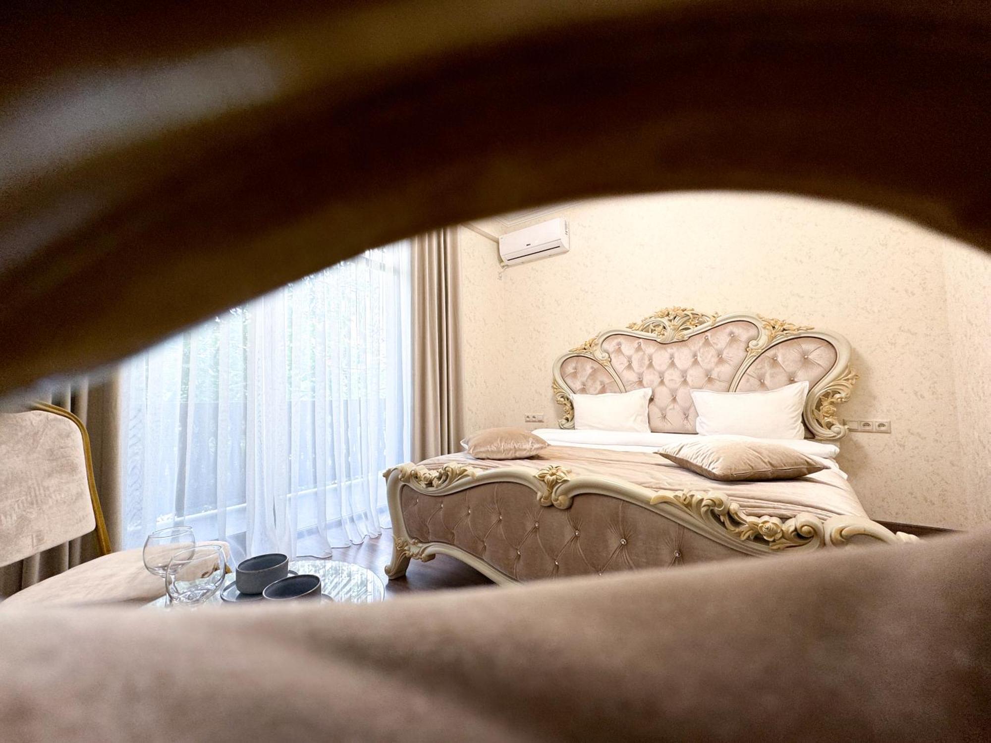 Armenia Hotel Erivan Dış mekan fotoğraf