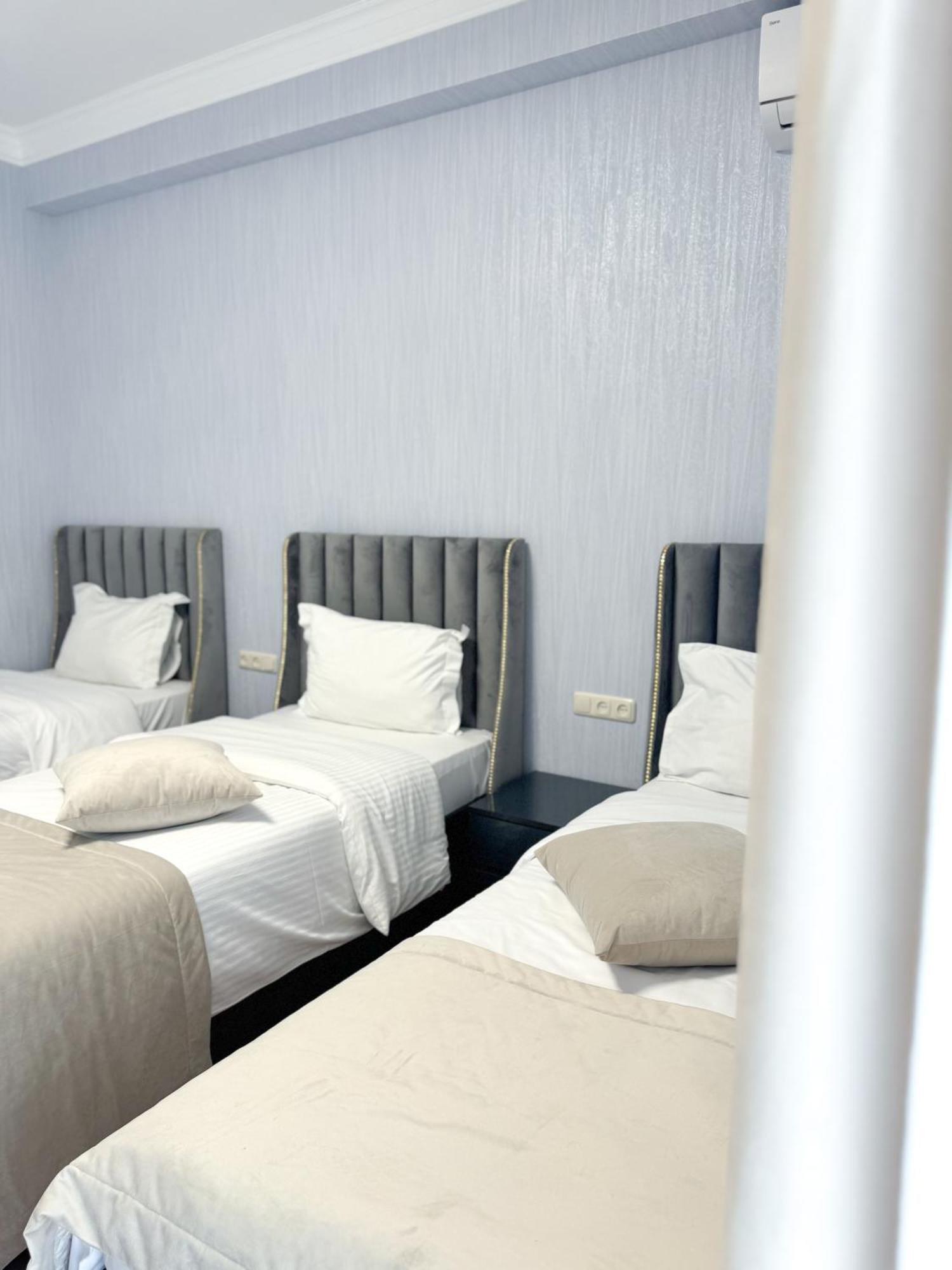 Armenia Hotel Erivan Dış mekan fotoğraf