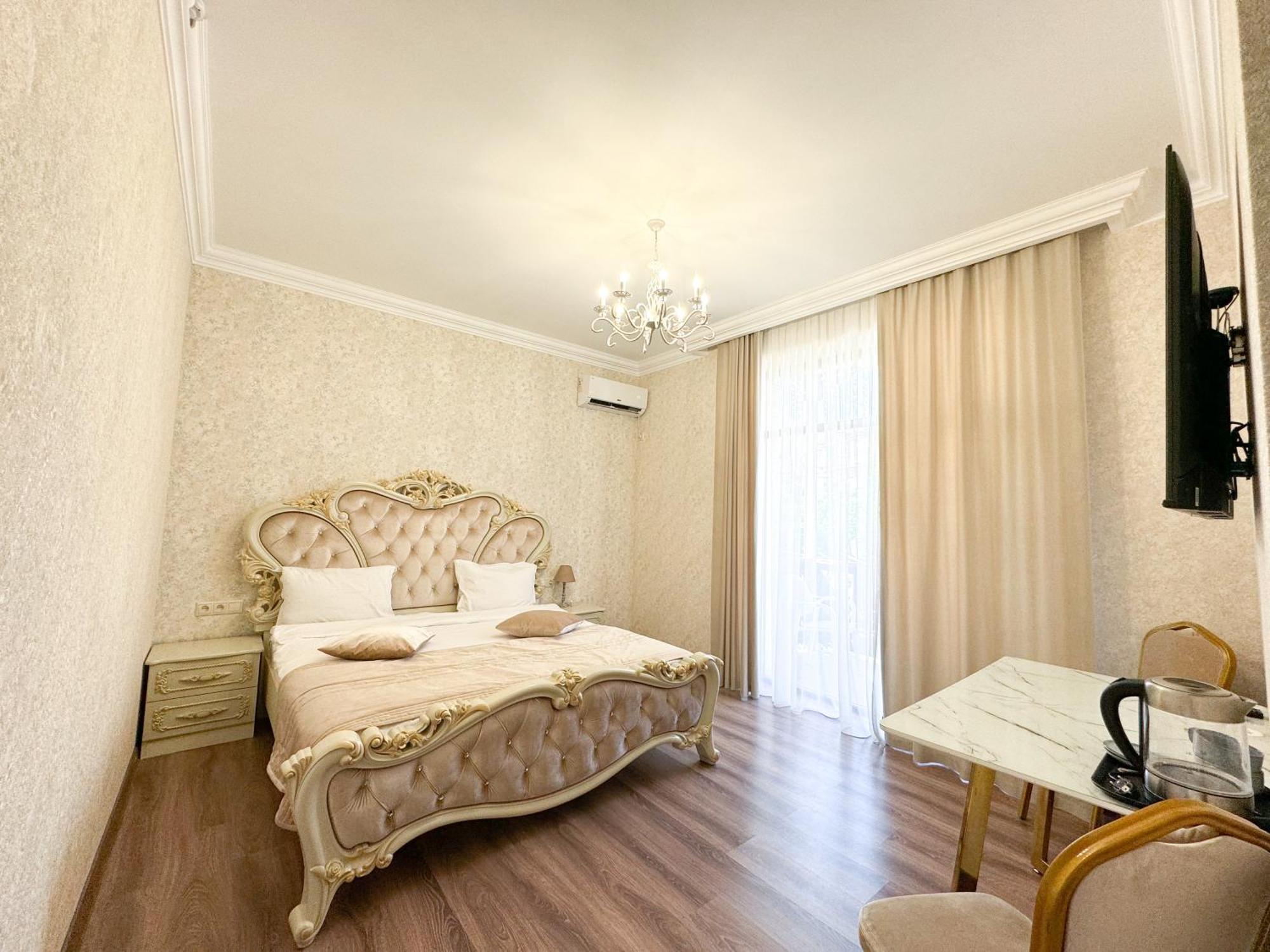 Armenia Hotel Erivan Dış mekan fotoğraf