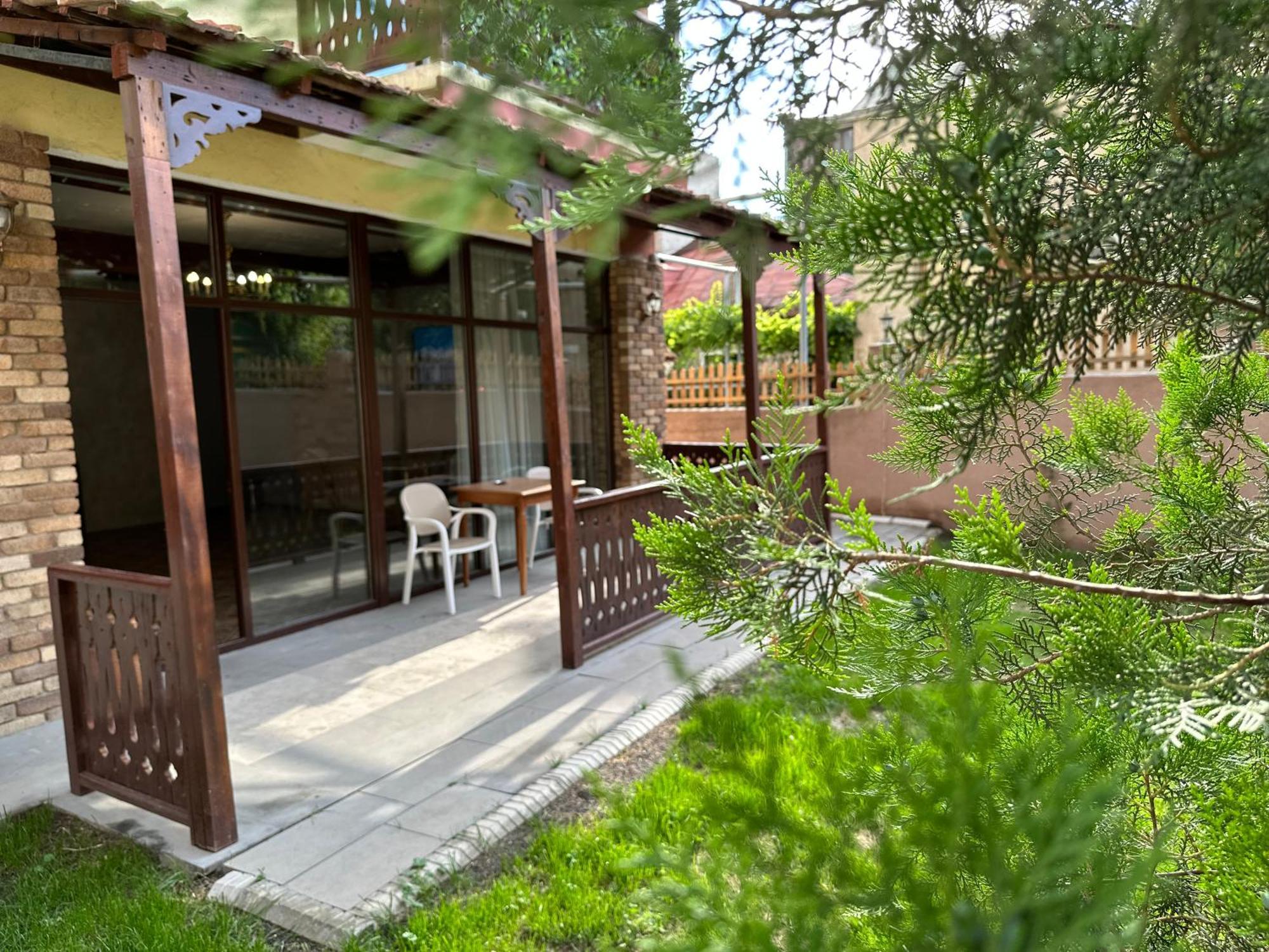 Armenia Hotel Erivan Dış mekan fotoğraf
