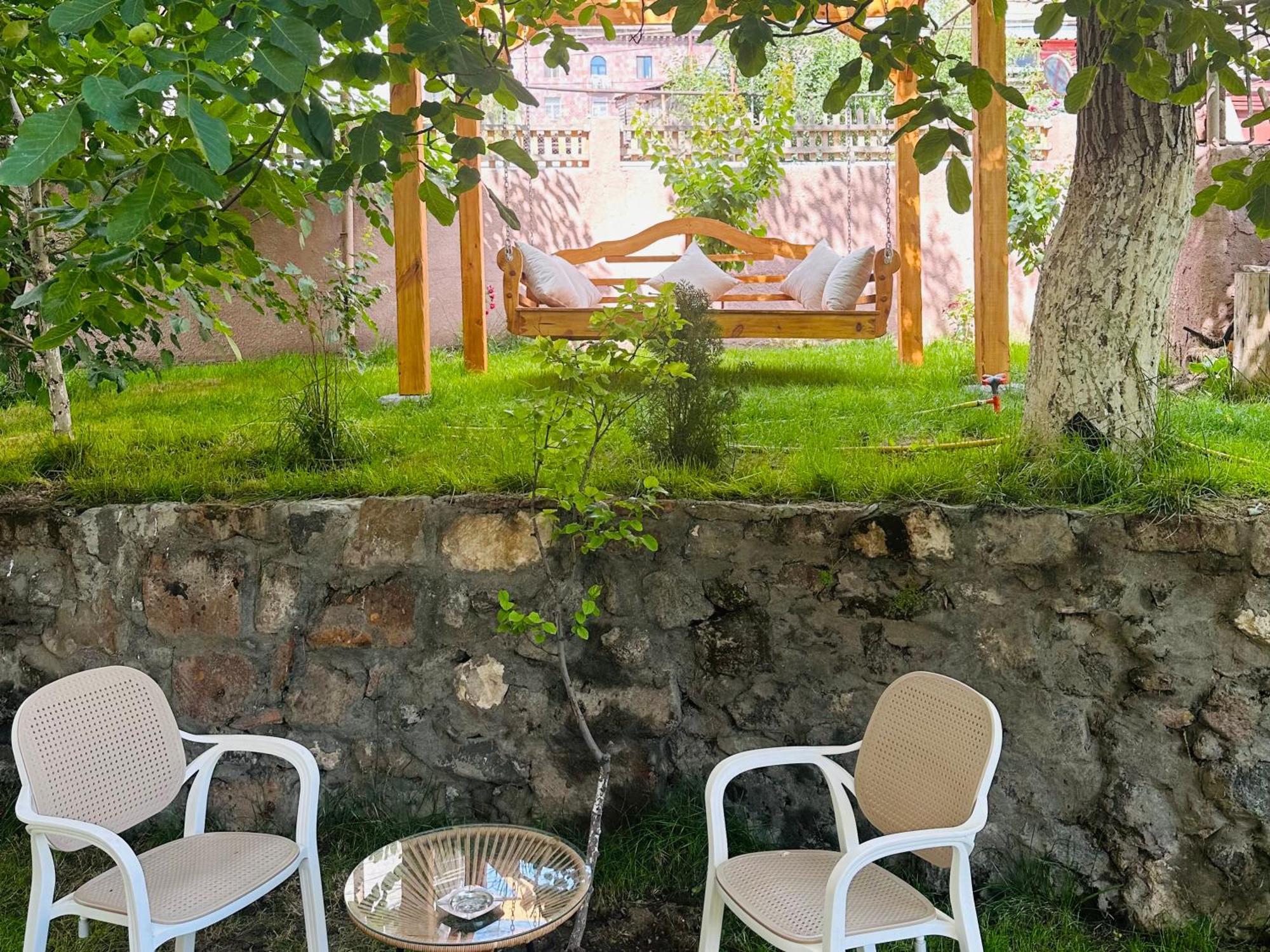 Armenia Hotel Erivan Dış mekan fotoğraf