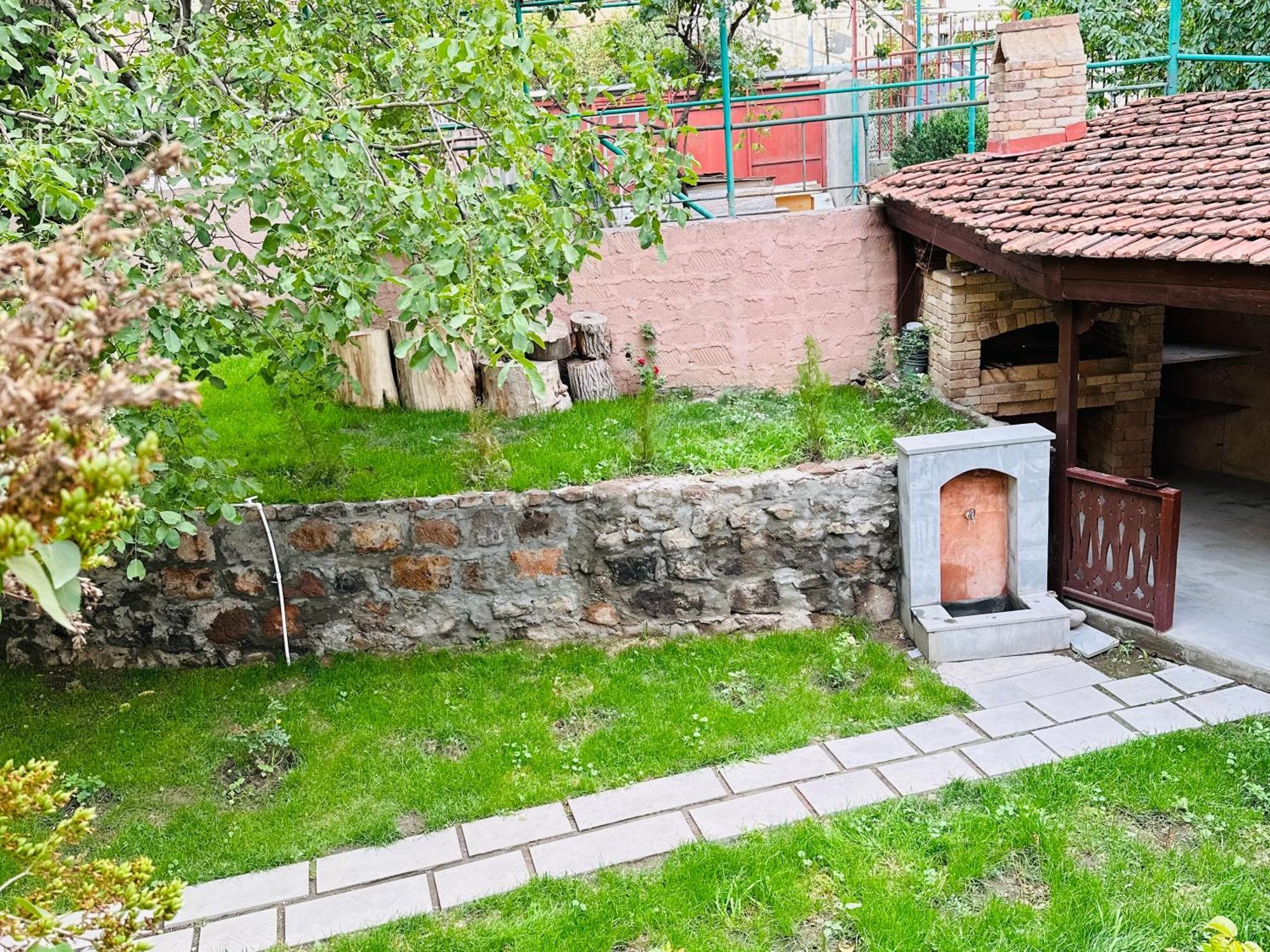 Armenia Hotel Erivan Dış mekan fotoğraf